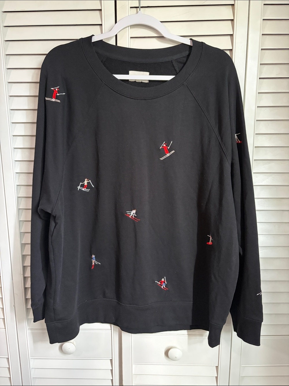 Lou & Grey Large Black Crewneck Sweatshirt Ski Skier Embroidery Long Sleeve